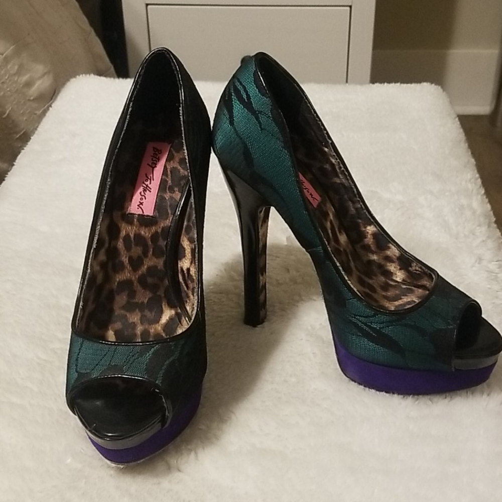Betsey Johnson Shoes